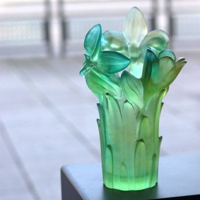 Vase-amaryllis-vert-Daum-France Vase-amaryllis-vert-Daum-France