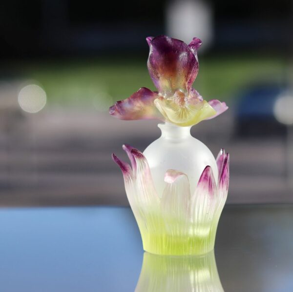 flacon en pate de cristal iris Daum France