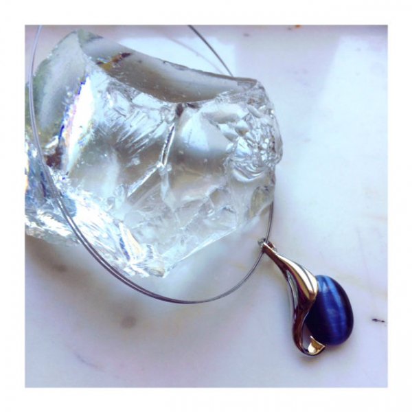 Collier-cristal-bleu