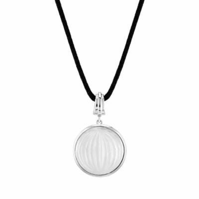 pendentif-cabochon-vibrante-lalique