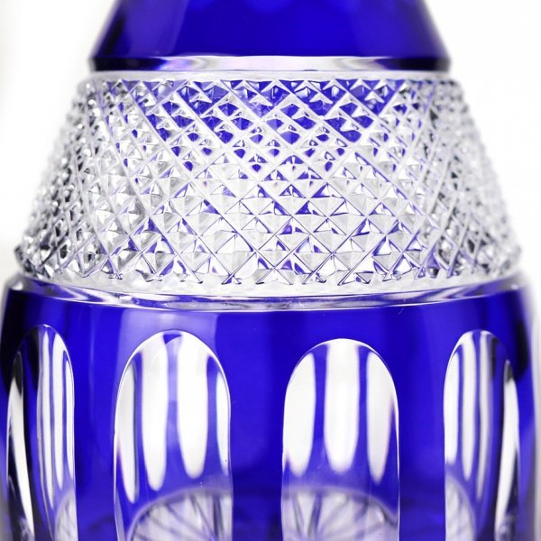 Carafe-vin-taille-diamant-cristal-bleu