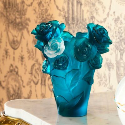 Vase-roses-passion-bleu-Daum Vase-roses-passion-bleu-Daum
