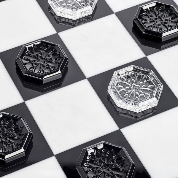 jeu-de-dames-en-cristal-baccarat