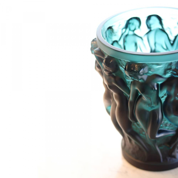 vase-bacchantes-cristal-vert-rene-lalique