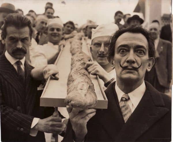 salvador-dali-baguette-de-pain