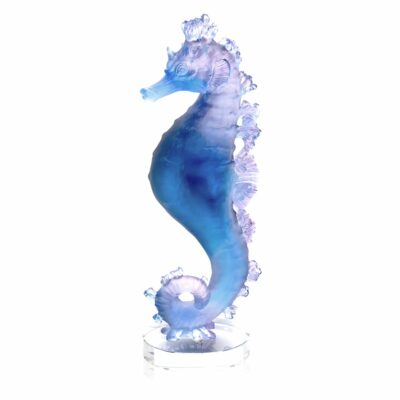 sculpture-hippocampe-cristal-bleu-rose-daum-france