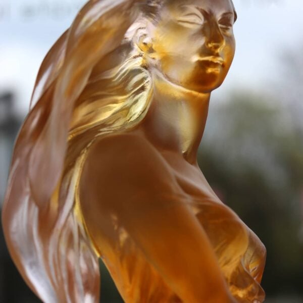 douce-muse-sculpture--daum-france