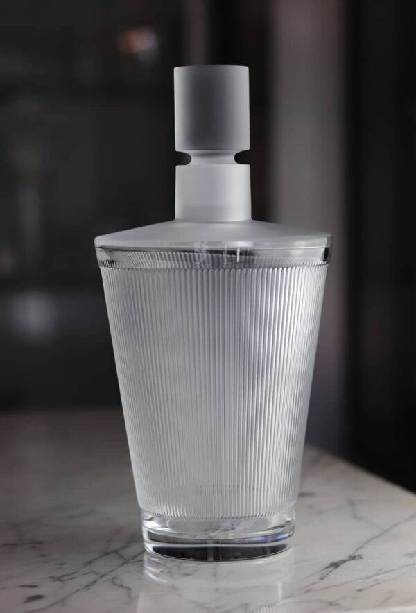 decanter-wingen-lalique