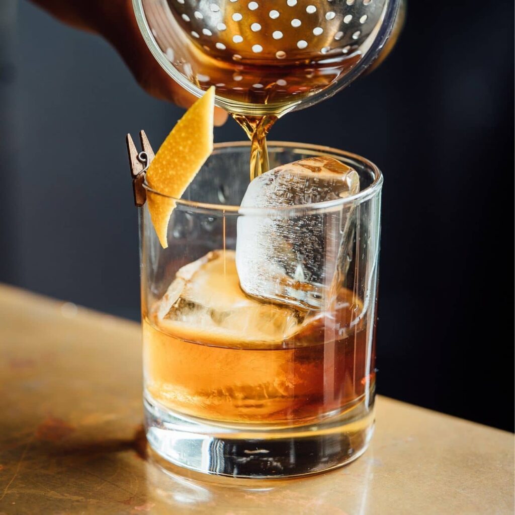 JINGAN cocktail en métal – 10 bâtonnets pour mélanger les boissons – Outil  mélange sûr et hygiénique pour boissons, lait, whisky, cocktails, jus :  : Cuisine et Maison