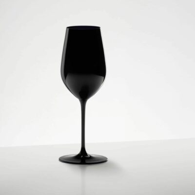 verre-vin-noir-aveugle-riedel
