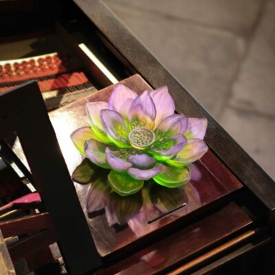 Fleur-decorative-verte-rose-Jardin-lotus-Daum-france