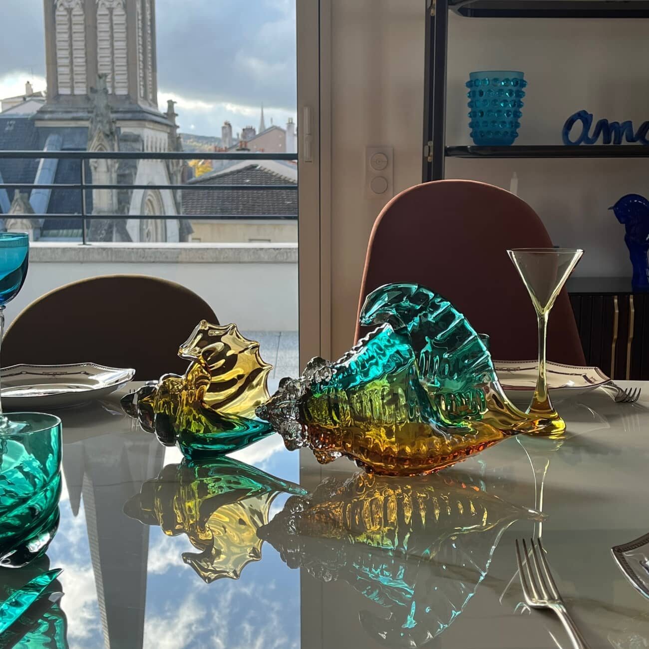 Large Turquoise conch shell sculpture 2 centre-de-table-coquillage