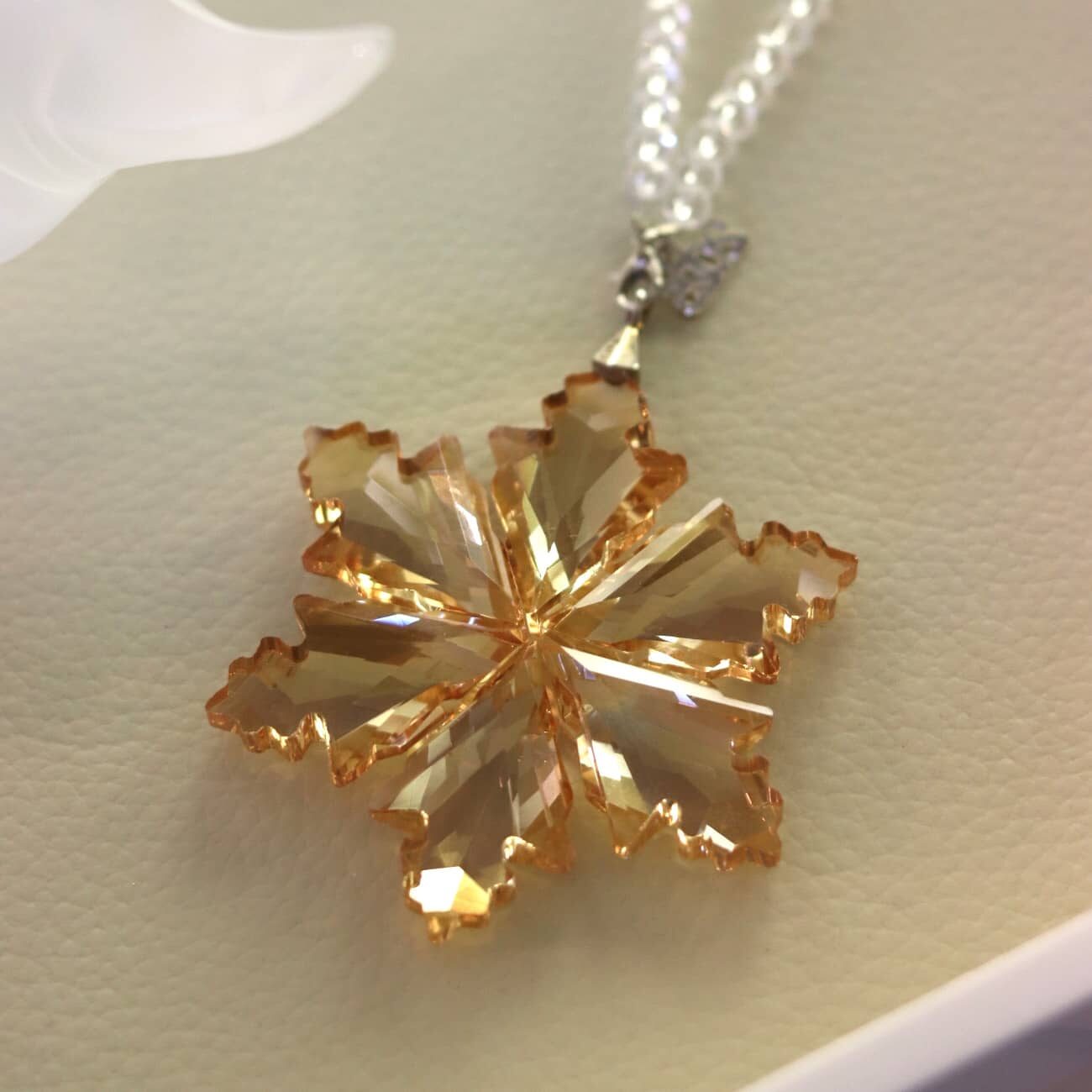 Ornement Étoile de Bethléem lustré or 2025 - 35 EX 2 etoile-de-noel-or-cristal